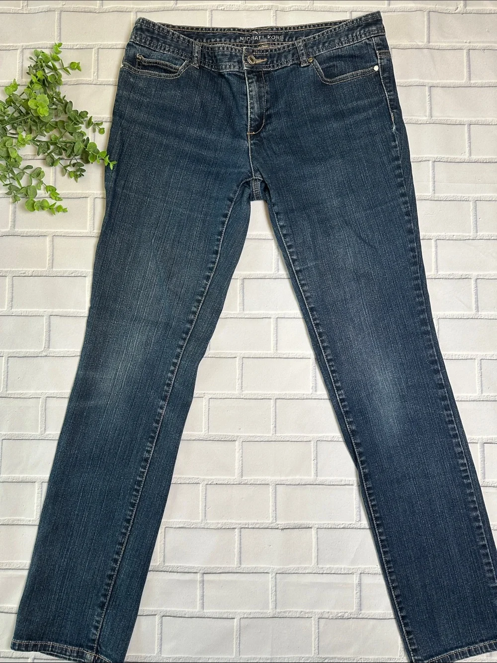 Michael Kors * Ladies Straight Leg Denim Jeans w/ Silver MK Emblem. Sz 10